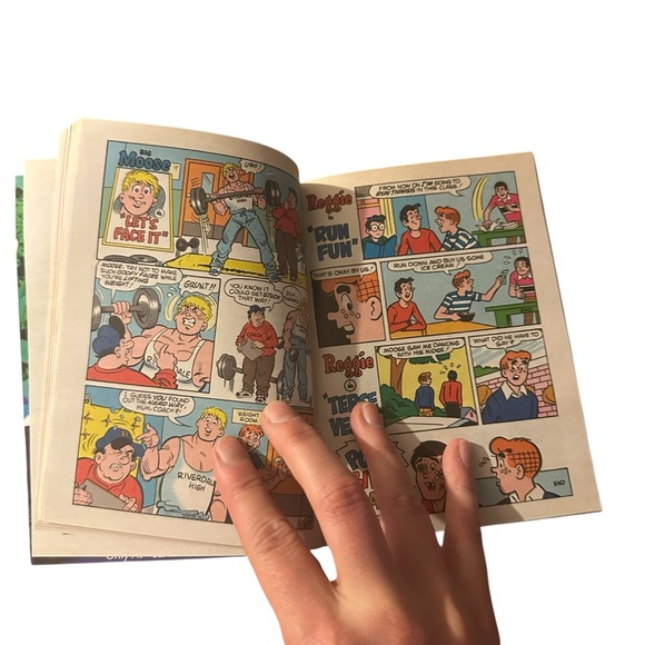 Archie's Double Digest Comic Book Set - Picture 9 of 10